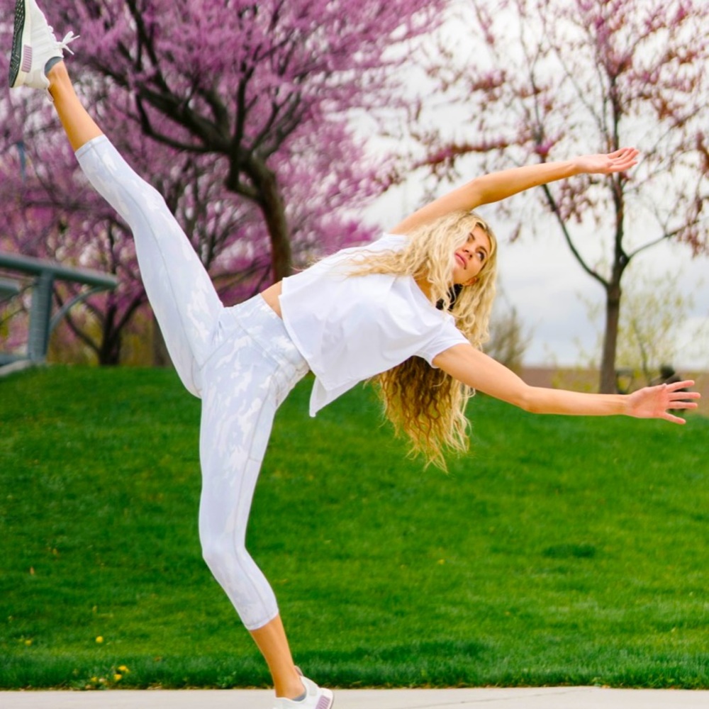 Zyia Silver Camo Metallic Pocket Hi-Rise Size 6-8